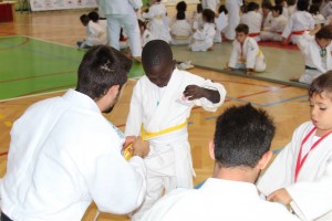 30 ALUMN. DEL COL. ARENAS PROMOCIONAN