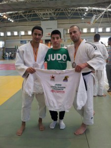 Joaquín (centro) junto a David y su hermano Paco en el sector Málaga 2014. 